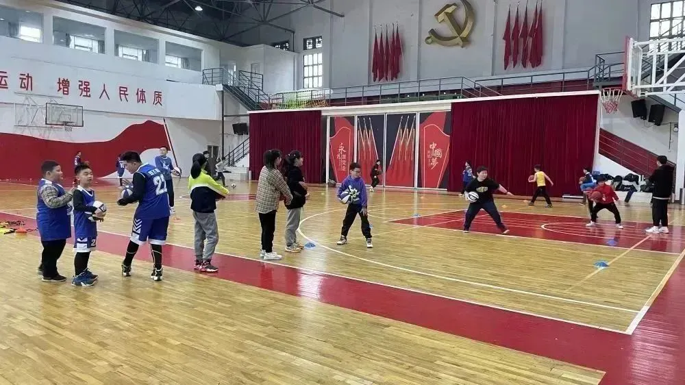 哪里能找到专业的篮球训练与发展计划_0